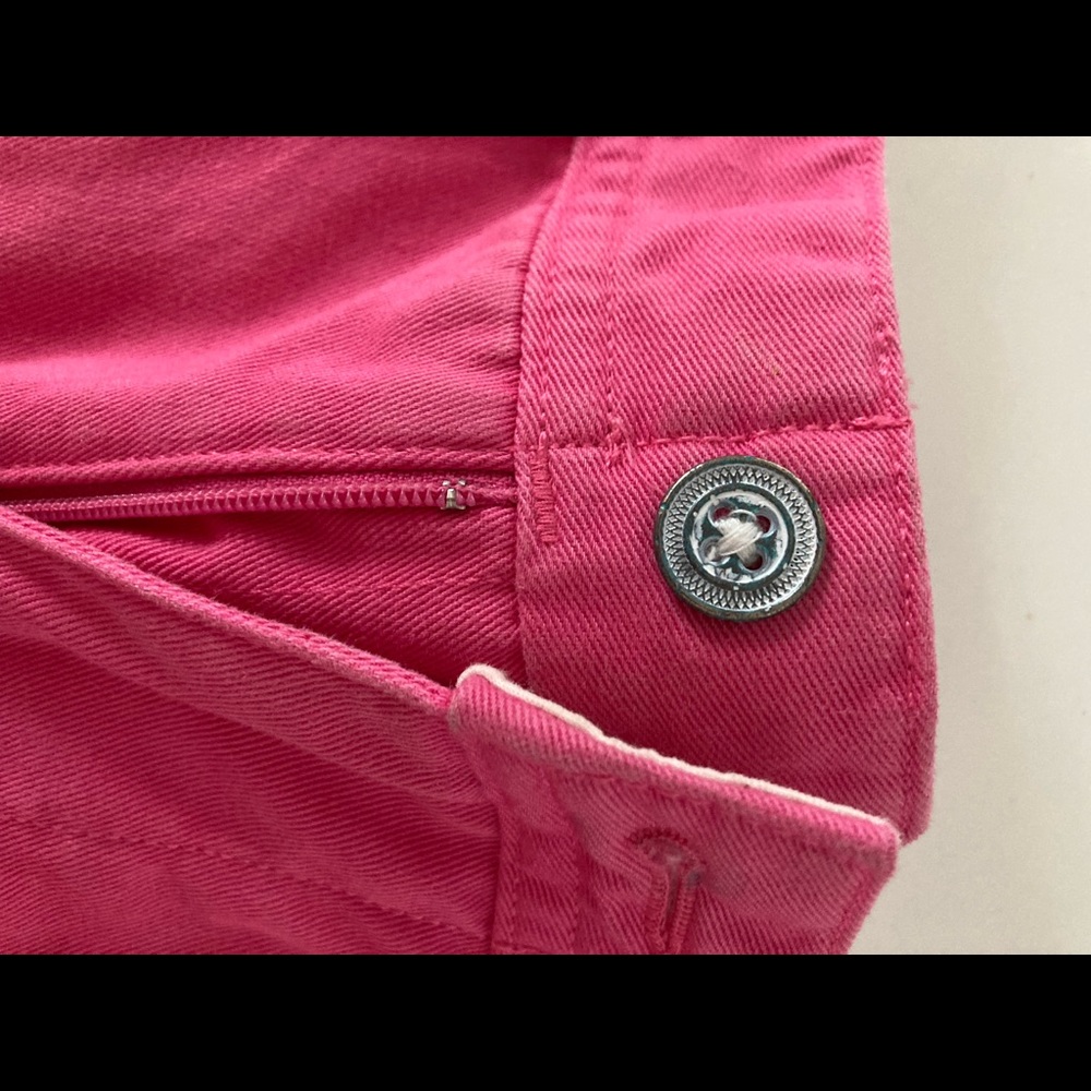 SHORTS - Picture 8 of 11